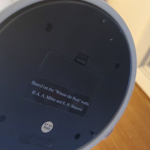 Winnie The Pooh Bees and Ballons Anniversary Clock - Picture 14 of 14